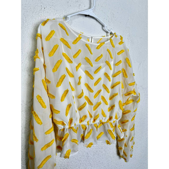 ALI & Jay lemonade stand textured sheer top - Picture 1 of 10